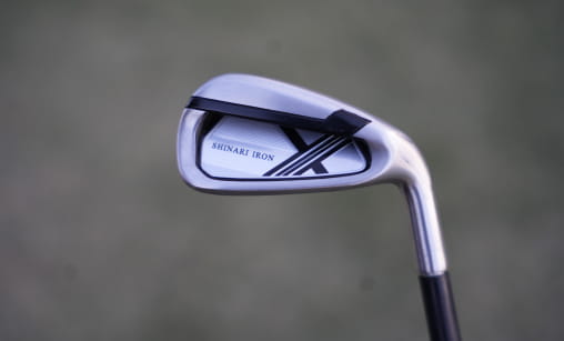 ヘッドは７番アイアン