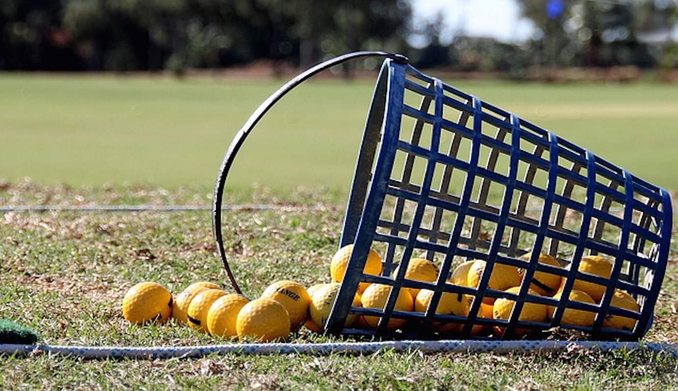 練習場ゴルフボールの弊害とは 飛ばないボールの落とし穴 ゴルファボ