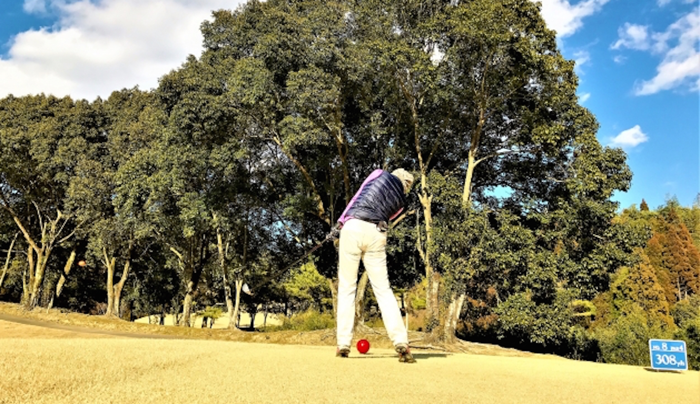 ゴルフ伸び上がりを防止してミスショットを減らす練習法 ゴルファボ