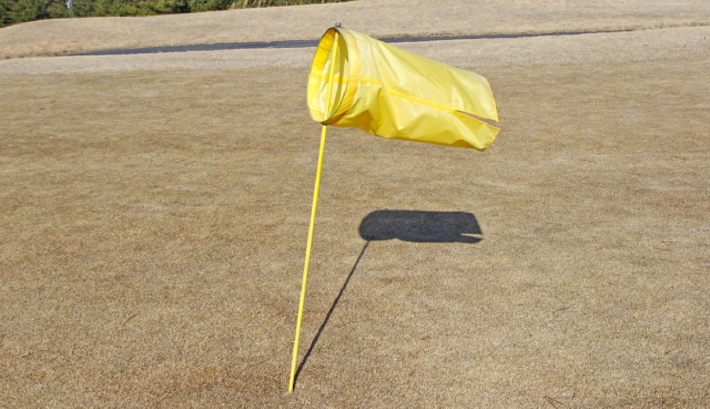 ゴルフ吹き流しを狙うときに注意すべき２つのポイント ゴルファボ
