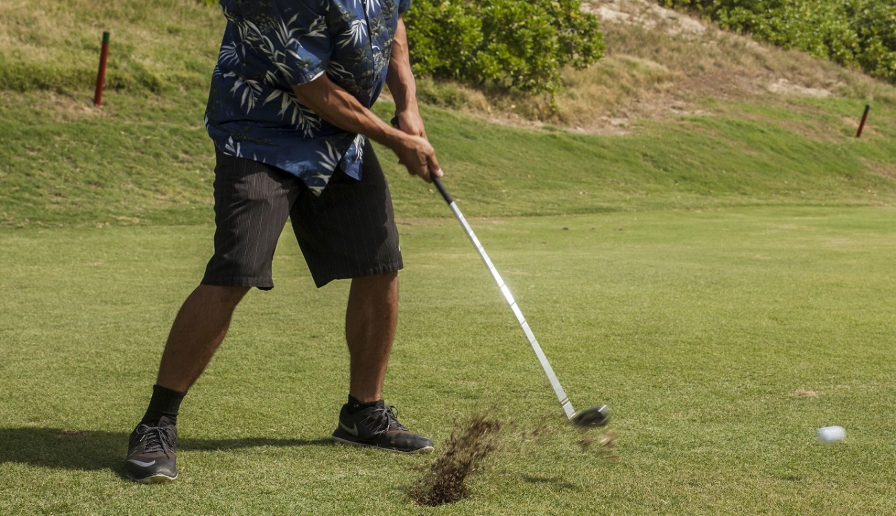 ゴルフ右肩が下がる原因と改善するための３つのポイント ゴルファボ